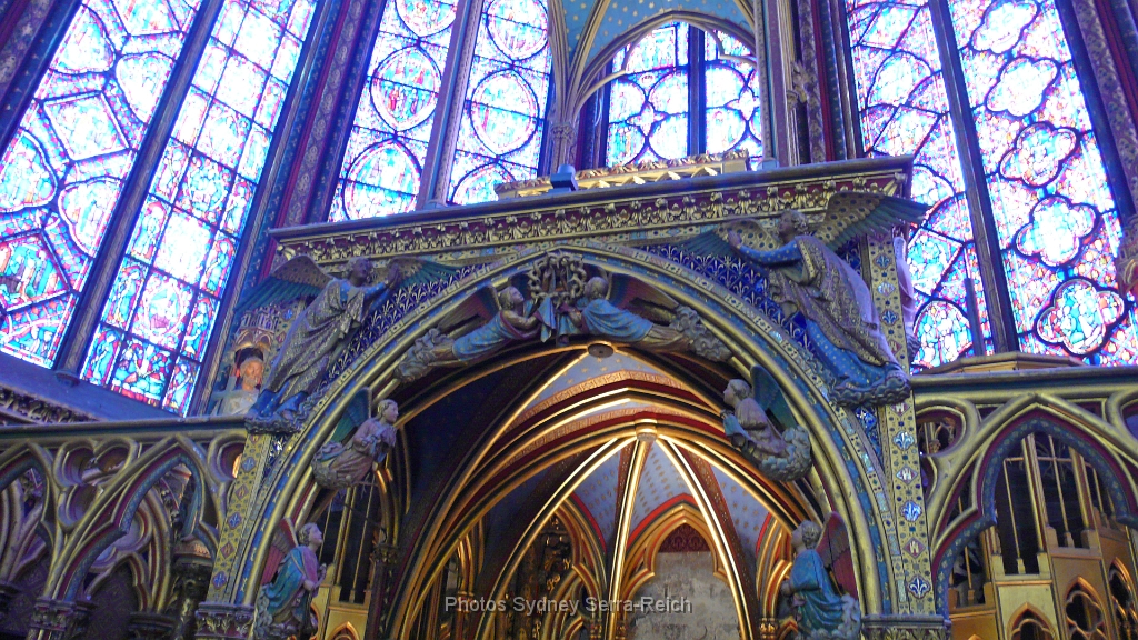 La Sainte Chapelle  un vrai joyau  Situee dans l enceinte du Palais de Justice de Paris  26 juillet 2011 1.JPG - La Sainte Chapelle, un vrai joyau. Située dans l'enceinte du Palais de Justice de Paris. 26 juillet 2011